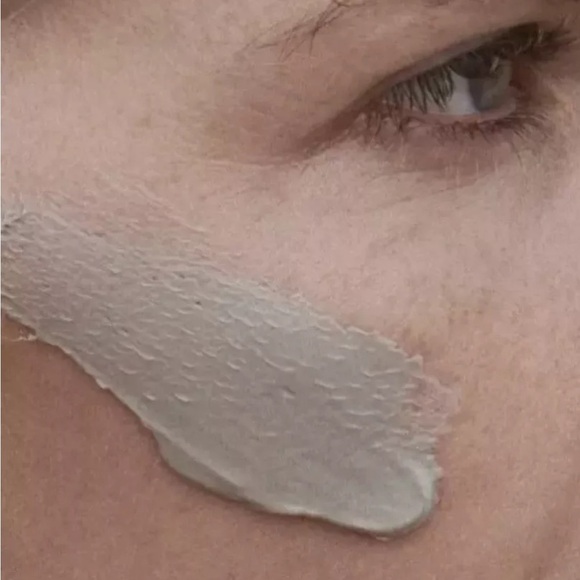 African Botanics Mineral Cleansing Mask Purifying Clay Mask New - Picture 3 of 3